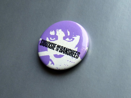 Siouxsie and the Banshees 'Smash Hits' magazine giveaway badge.